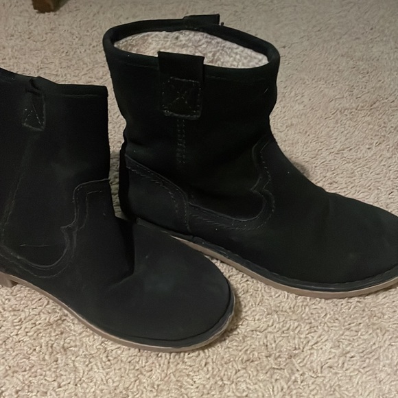 Short black boots - Picture 3 of 3